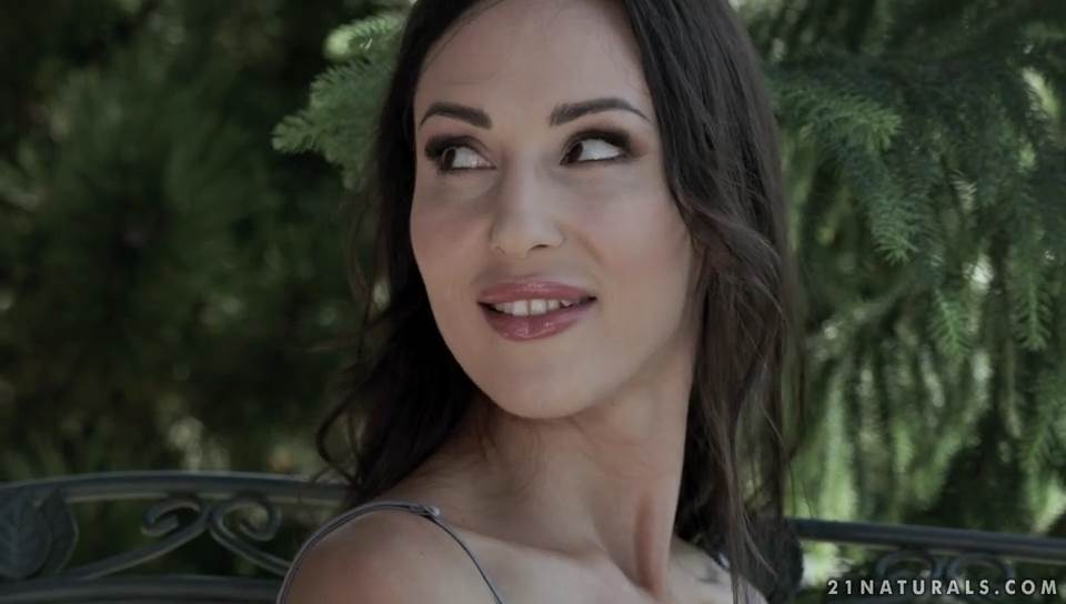 Lilu Moon - Jewelled Little Feet